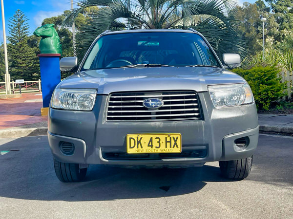 Subaru Forester for sale - metallic automatic silver 2007 model - Photo showing the front straight on view of the front grille and bumper