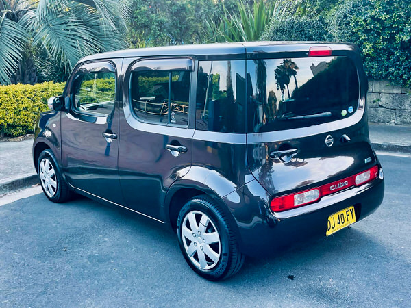 Used Nissan for sale - Nissan Cube 2012 automatic GPS + reversing camera model with low kms - Photo of the rear passenger side angle view 